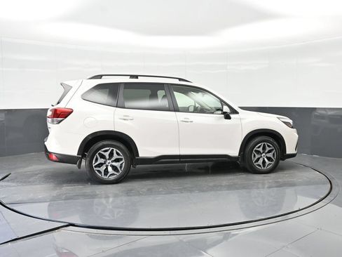 Used 2019 Subaru Forester Premium w/ Popular Package #1 AWD/4WD image 11