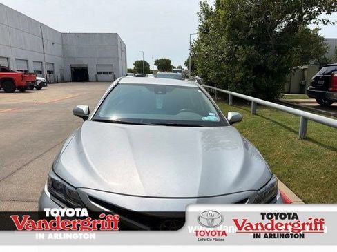 Used 2024 Toyota Camry SE FWD image 1