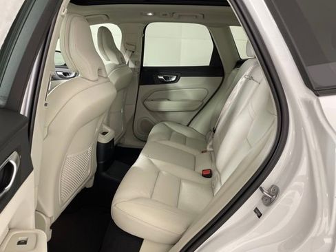 Certified 2024 Volvo XC60 T8 Plus w/ Protection Package Premier AWD/4WD image 37