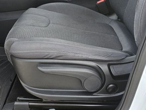 Used 2019 Hyundai Santa Fe SE image 25