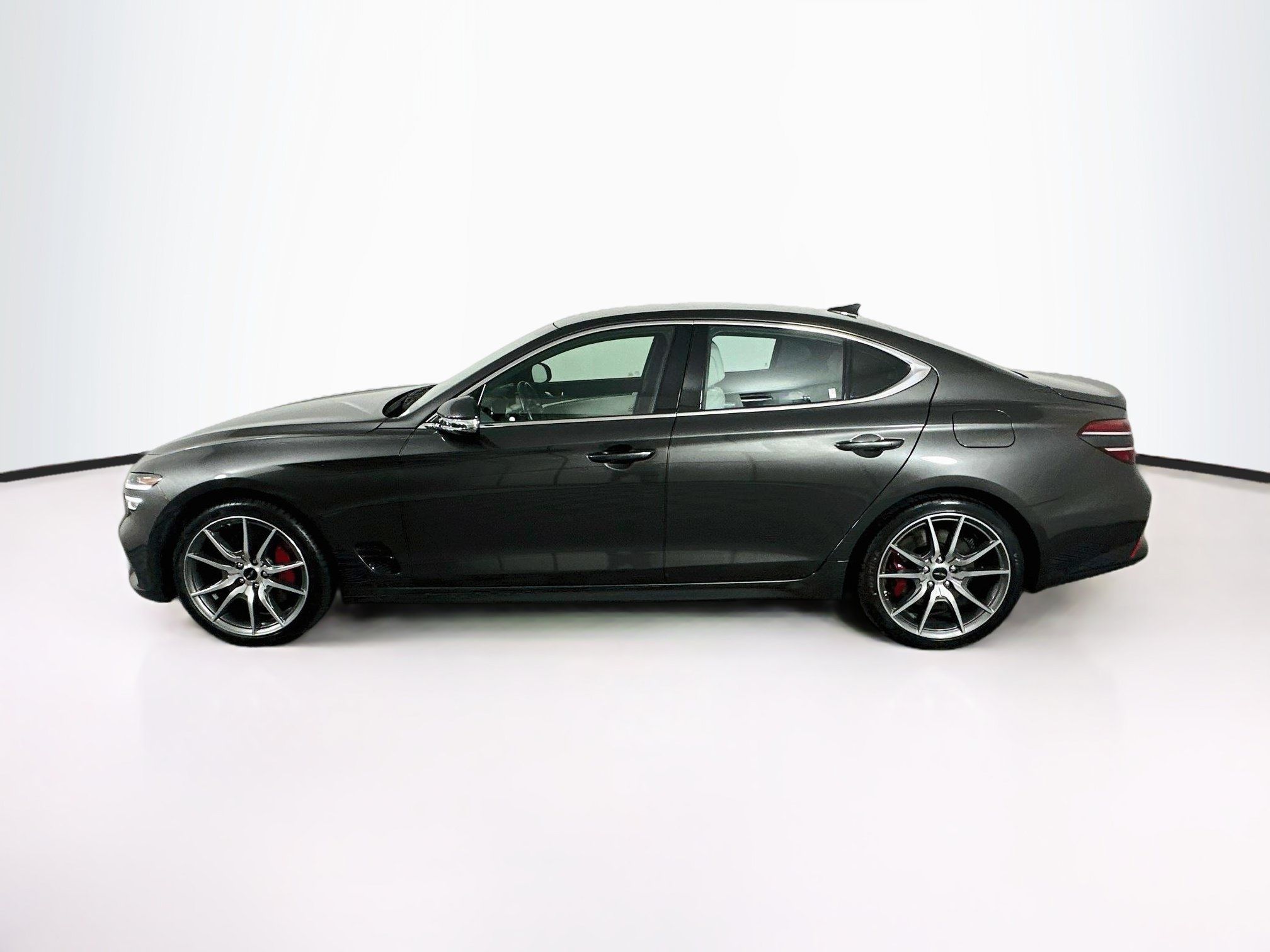 Used 2025 Genesis G70 2.5T RWD image 4