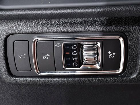 Used 2022 Lincoln Corsair AWD w/ Premium Package image 31