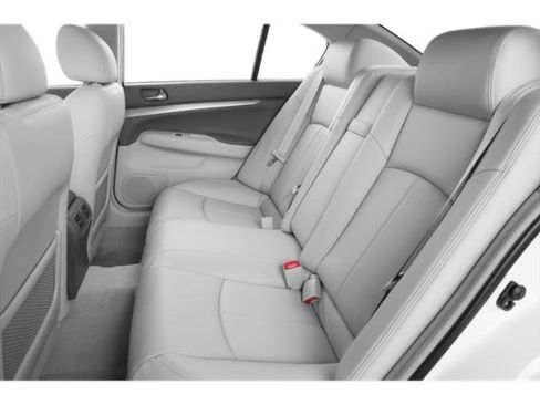 Used 2015 INFINITI Q40 w/ Moonroof Package RWD image 17