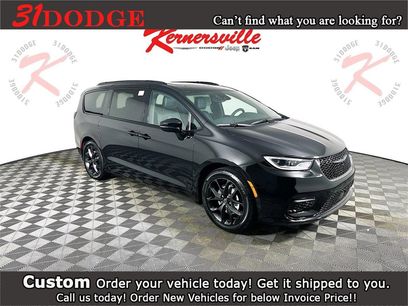 New 2026 Chrysler Pacifica Limited