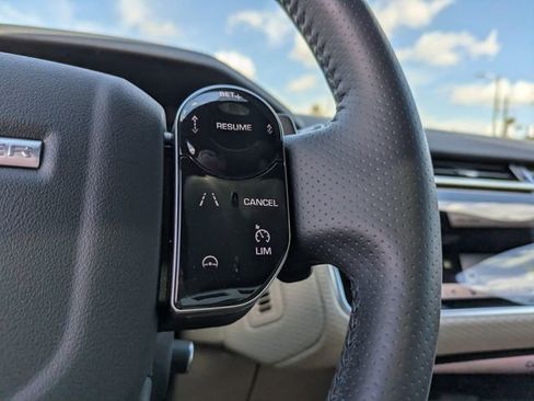 Used 2020 Land Rover Range Rover Velar S image 31
