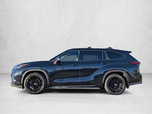 Used 2024 Toyota Highlander XSE image 8