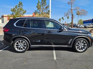Used 2023 BMW X5 xDrive40i w/ Premium Package video 4