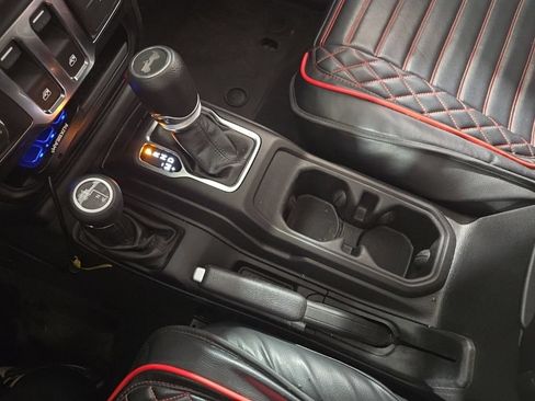 Used 2022 Jeep Wrangler Sport AWD/4WD image 17