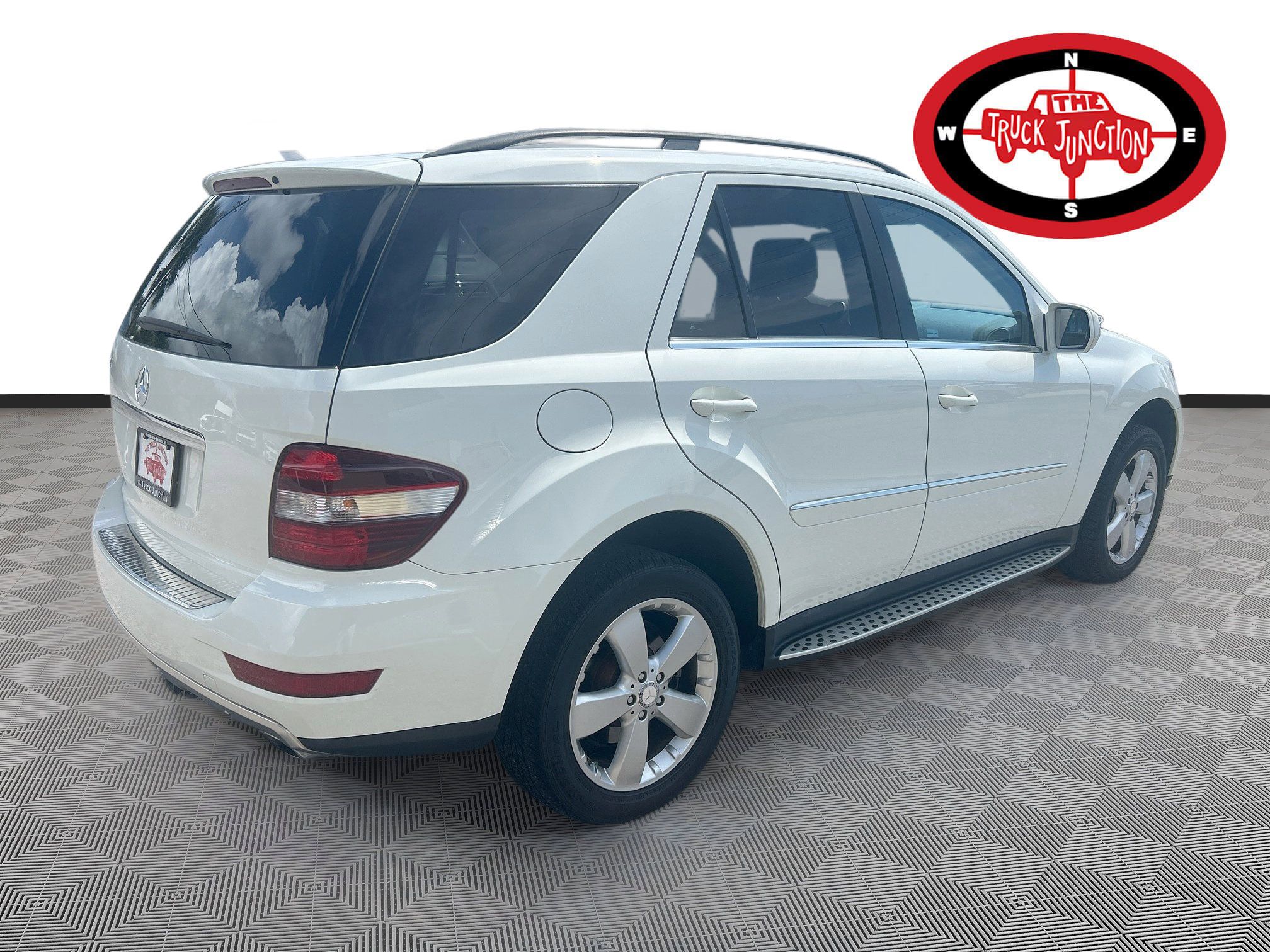 Used 2010 Mercedes-Benz ML 350 2WD image 7