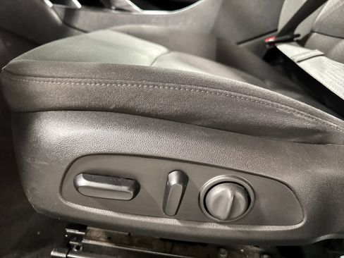 Used 2021 Chevrolet Malibu LT FWD image 17