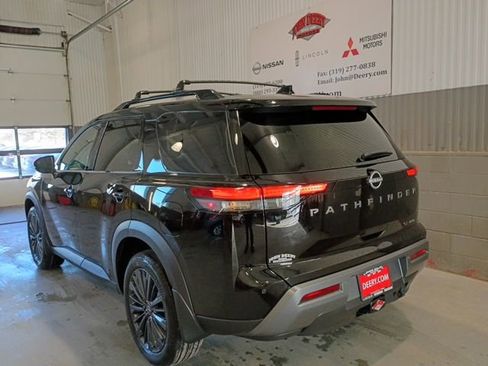 New 2026 Nissan Pathfinder SL image 5