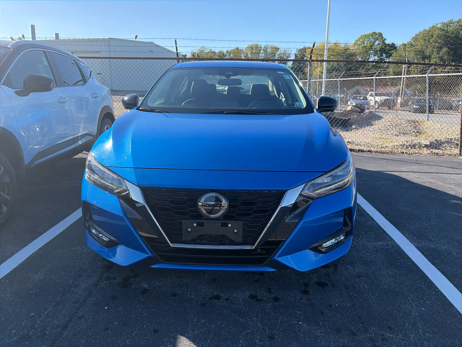 Used 2023 Nissan Sentra SR w/ SR Premium Package FWD image 2