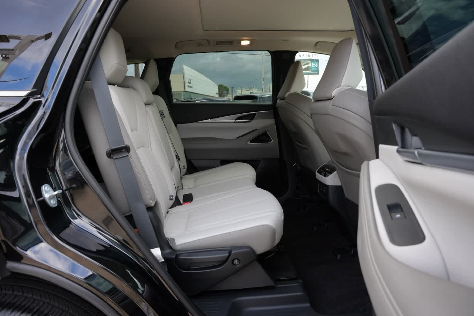 Certified 2027 INFINITI QX60 Luxe w/ Cargo Package FWD image 20