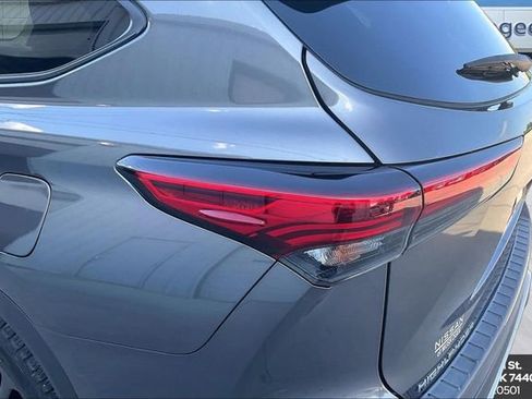 Used 2023 Toyota Highlander XSE FWD image 22