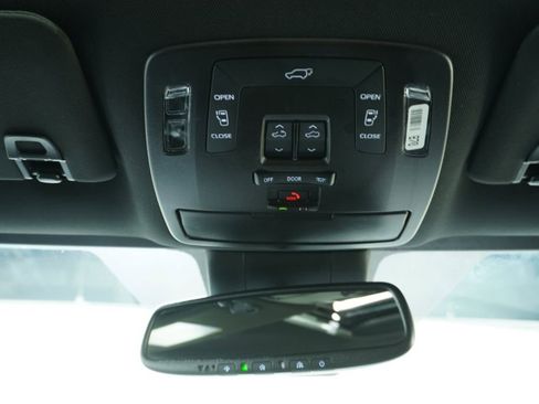 Used 2025 Toyota Sienna XSE w/ XSE Premium Package AWD/4WD image 25