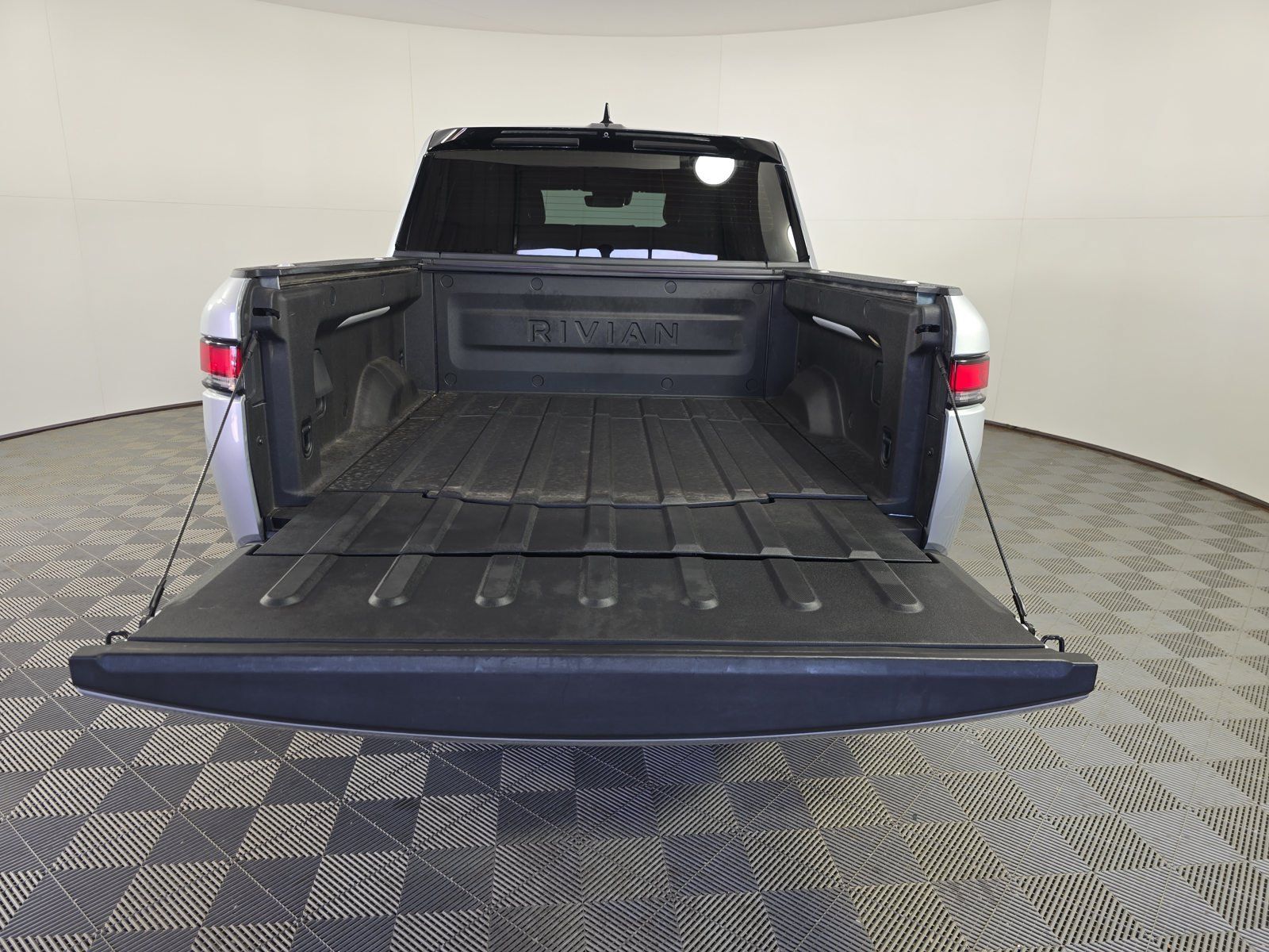 Used 2022 Rivian R1T Launch Edition AWD/4WD image 15