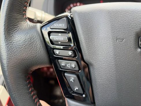 Used 2025 Nissan Frontier PRO-4X AWD/4WD image 22
