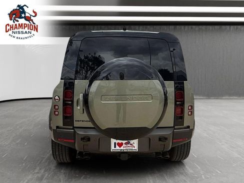 Used 2024 Land Rover Defender 110 SE AWD/4WD image 4