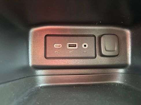 Used 2019 Chevrolet Equinox LT FWD image 19