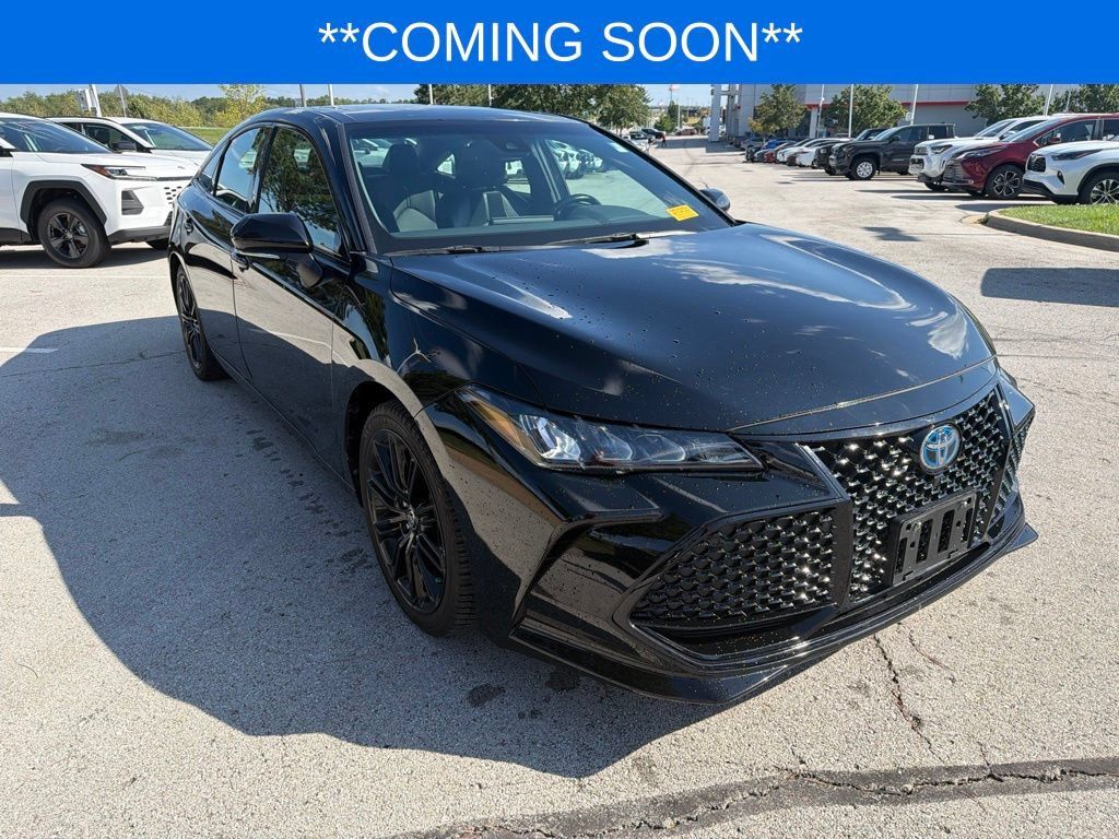 Used 2022 Toyota Avalon XSE FWD image 3