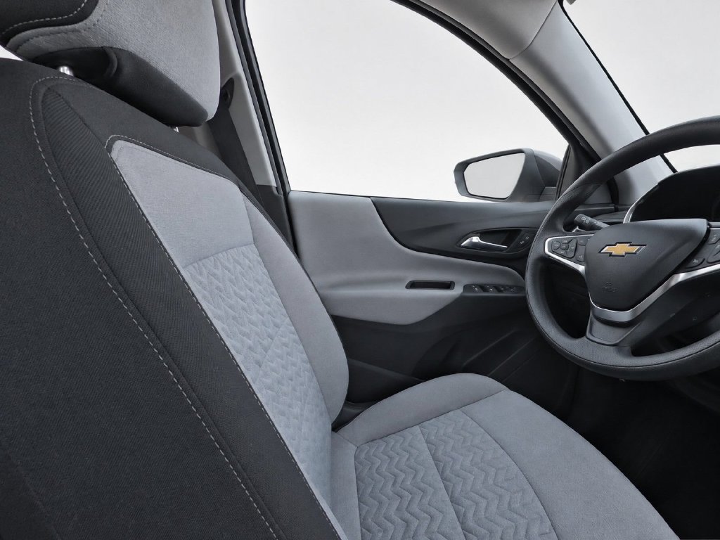 Used 2024 Chevrolet Equinox LS w/ LS Convenience Package FWD image 11