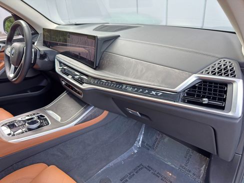 Used 2023 BMW X7 xDrive40i w/ Executive Package AWD/4WD image 15