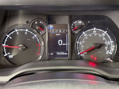Certified 2022 Toyota 4Runner SR5 Premium AWD/4WD image 21