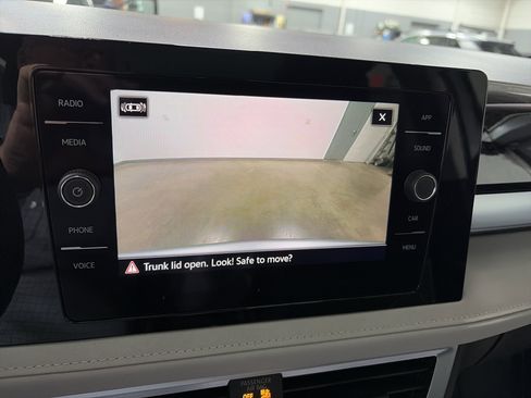 New 2026 Volkswagen Taos SE image 21