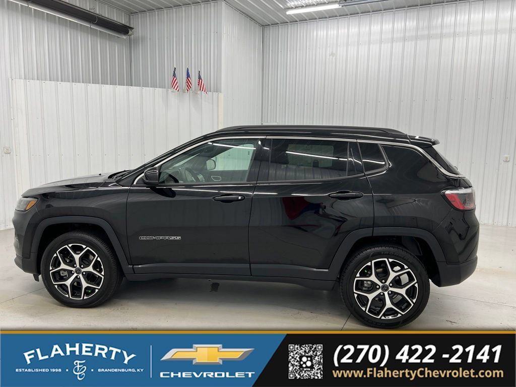 Used 2025 Jeep Compass Limited AWD/4WD image 5