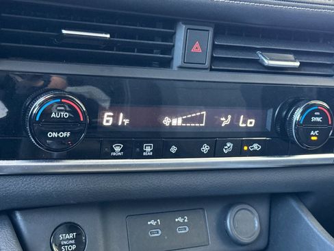 Used 2025 Nissan Rogue SV FWD image 24