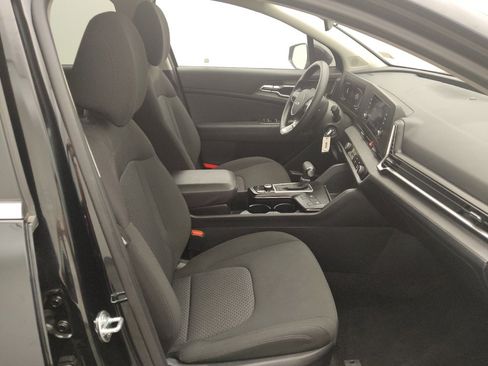 Used 2025 Kia Sportage LX AWD/4WD image 21