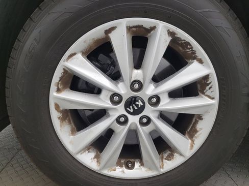 Used 2019 Kia Sorento FWD image 31