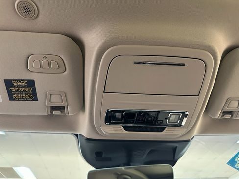 Used 2021 Lincoln Corsair Reserve image 36