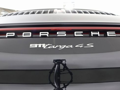 Certified 2021 Porsche 911 Targa 4S image 33