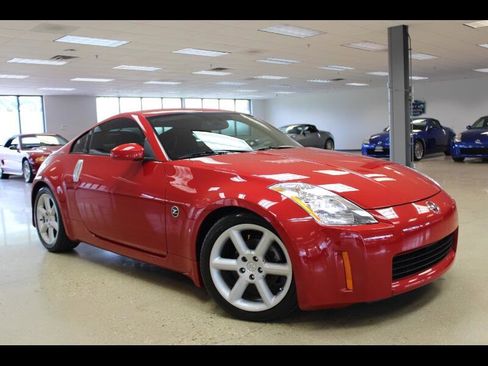Used 2004 Nissan 350Z Touring w/ Cargo Convenience Pkg image 34