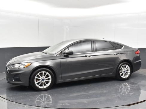 Used 2019 Ford Fusion SE FWD image 16