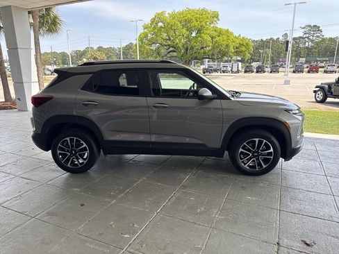 Used 2025 Chevrolet TrailBlazer LT image 10
