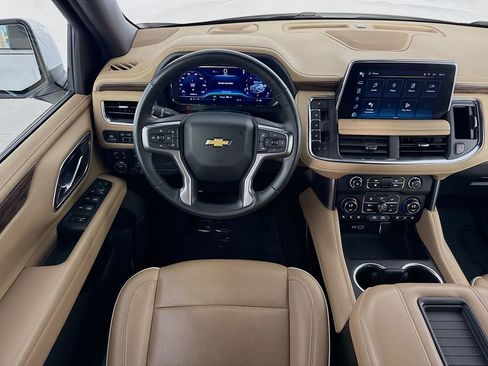 Used 2024 Chevrolet Suburban Premier image 23