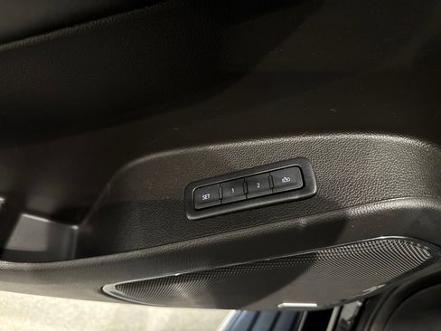 Used 2020 Chevrolet Tahoe Premier AWD/4WD image 25