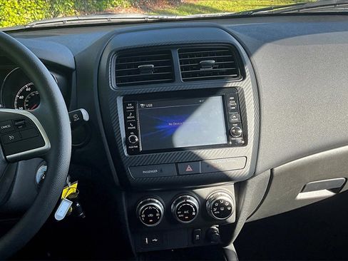 Used 2025 Mitsubishi Outlander Sport ES image 10