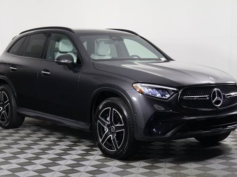 Used 2024 Mercedes-Benz GLC 300 4MATIC image 3
