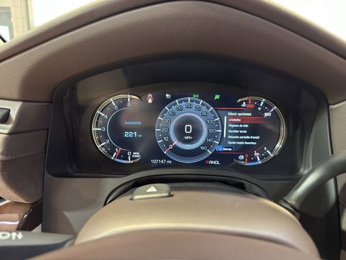 Used 2017 Cadillac Escalade ESV Premium Luxury AWD/4WD image 17