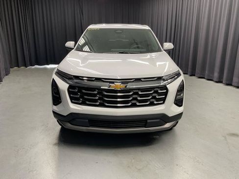New 2026 Chevrolet Equinox LT w/ Convenience Package II AWD/4WD image 9
