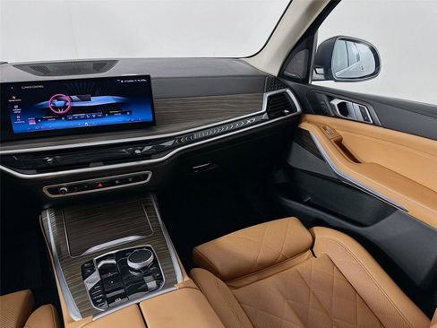 Certified 2024 BMW X7 xDrive40i w/ Premium Package image 25