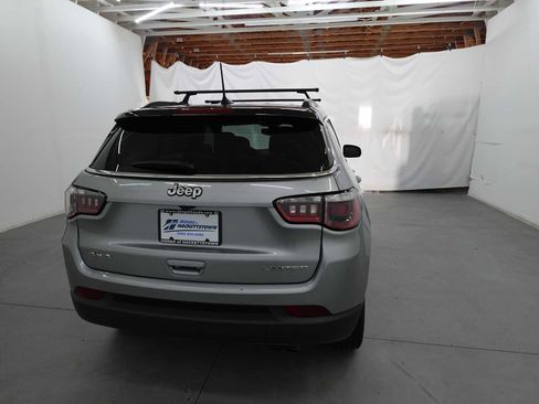 Used 2019 Jeep Compass Limited AWD/4WD image 5