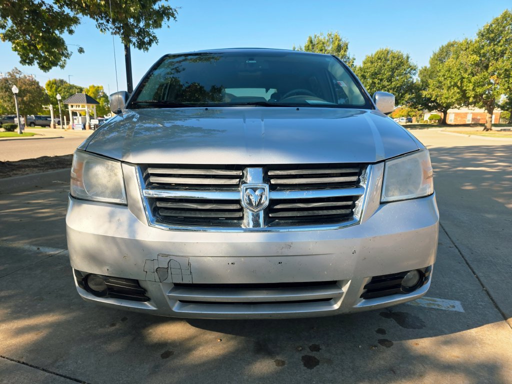 Used 2010 Dodge Grand Caravan SXT FWD image 29