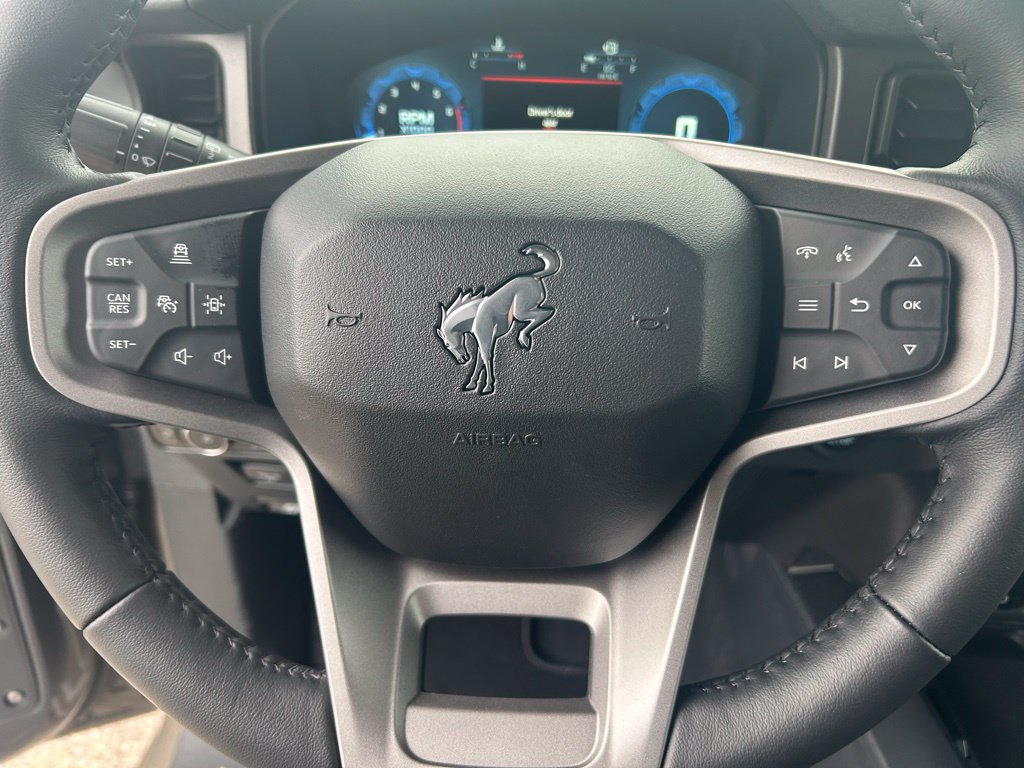 Used 2025 Ford Bronco Badlands AWD/4WD image 16