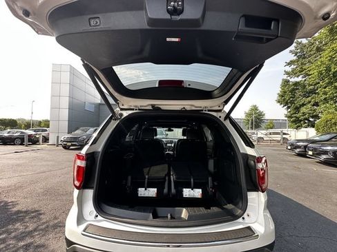 Certified 2018 Ford Explorer XLT w/ Equipment Group 202A AWD/4WD image 42