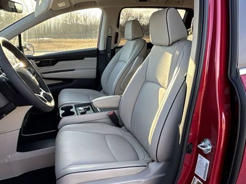 New 2026 Honda Odyssey Touring image 19
