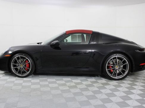 Used 2021 Porsche 911 Targa 4S image 2